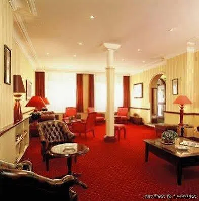Résidence du Pré París Hotel